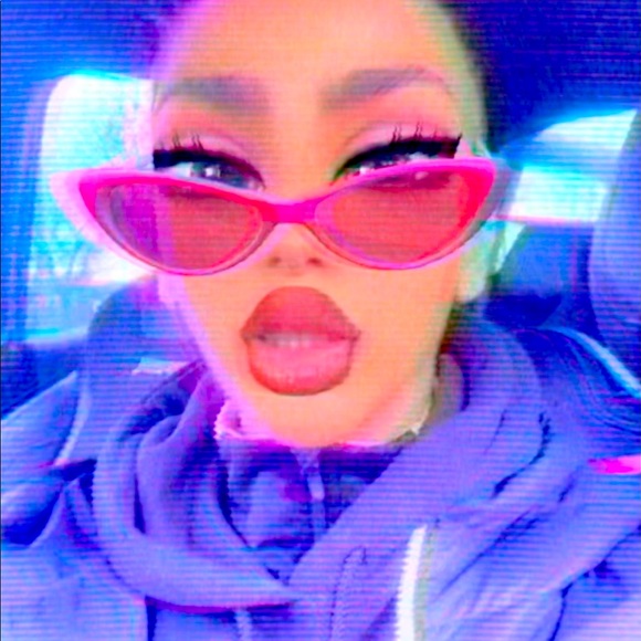 Meet your Posher, Asiyah - Picture 1 of 1